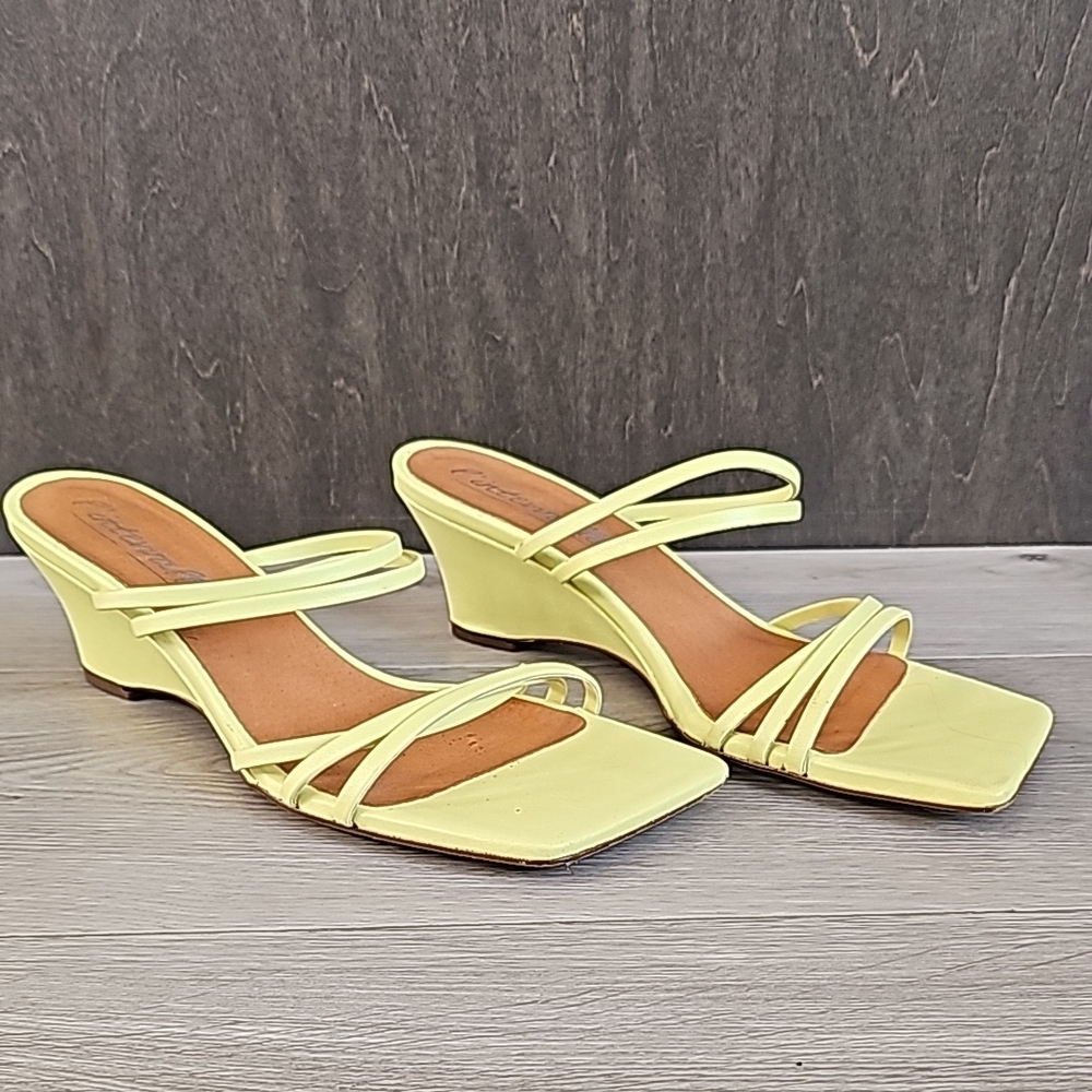 L'INTERVALLE Pale Yellow Strappy Wedge Sandals